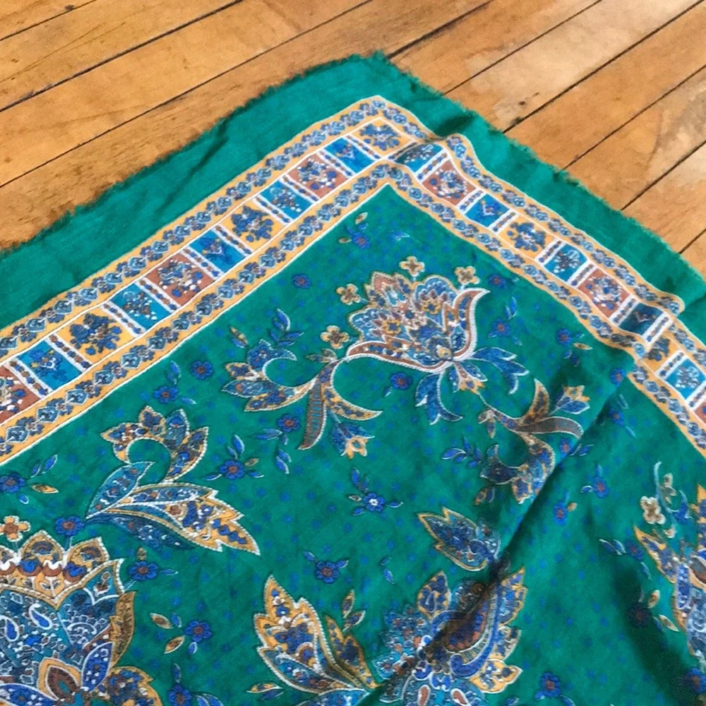 Ventez Green Floral‎ Scarf